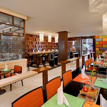Crowne Plaza - Dubai Jumeirah By Ihg Ristorante foto The restaurant