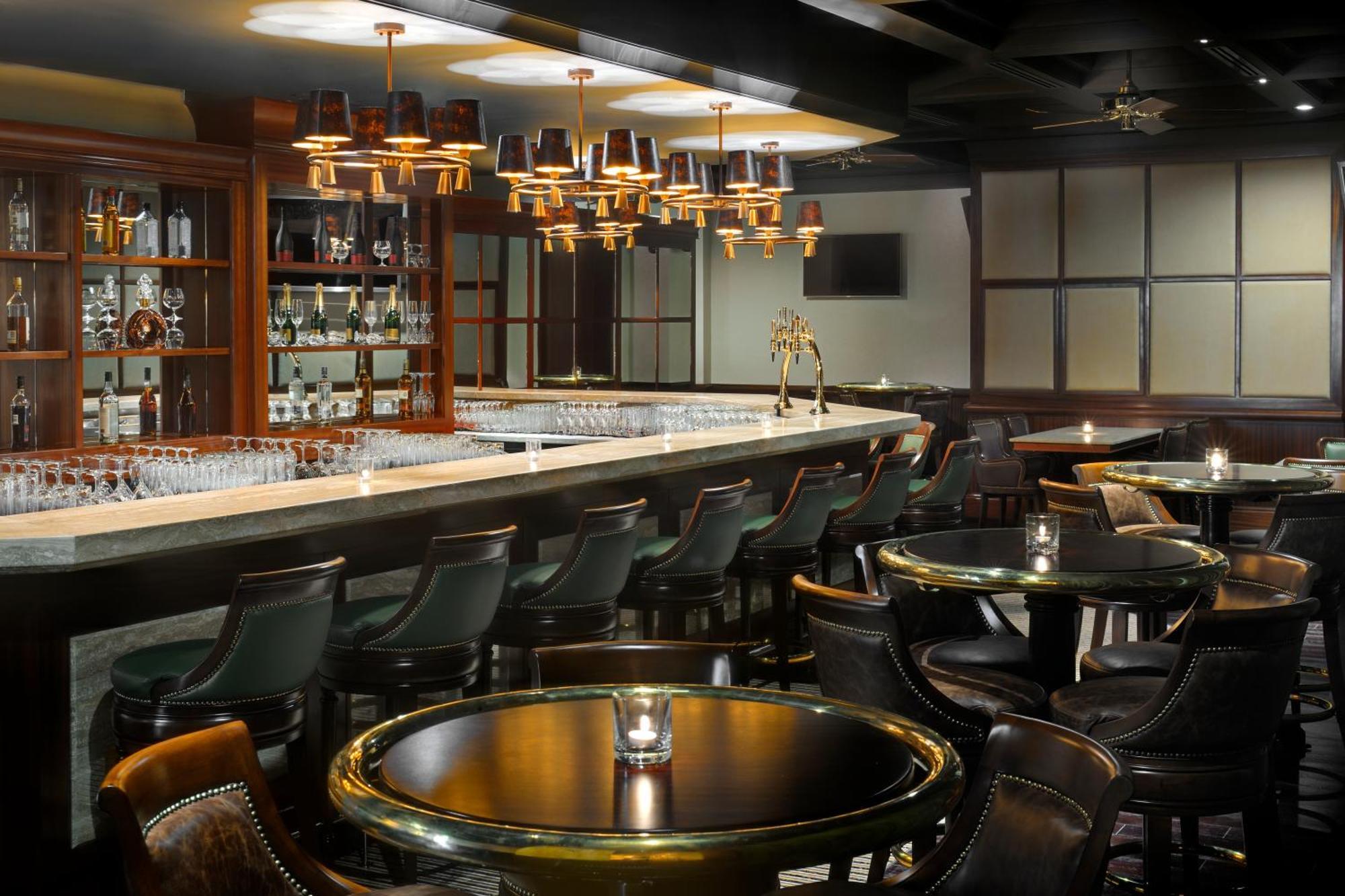 Crowne Plaza - Dubai Jumeirah By Ihg Esterno foto The bar at the London Edition